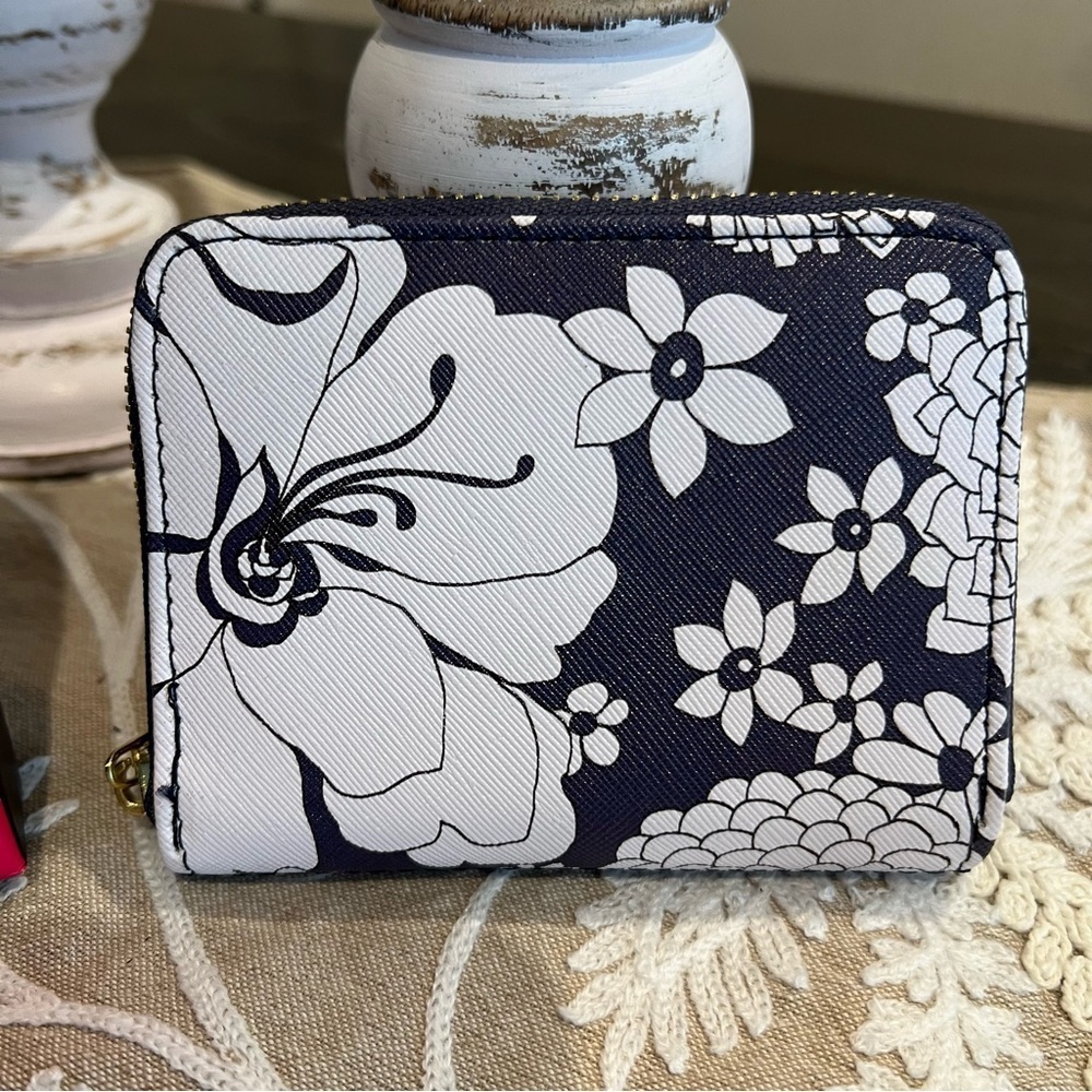 NWT Trina Turk Floral Wallet - Picture 3 of 8